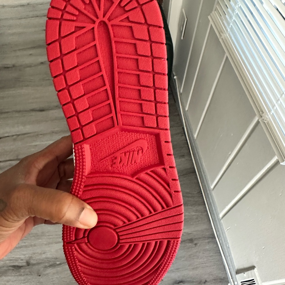 NWT AIR JORDAN 1 LOW GS 6.5 Youth🏀🏀🏀❤️🖤❤️🖤 - Picture 16 of 16